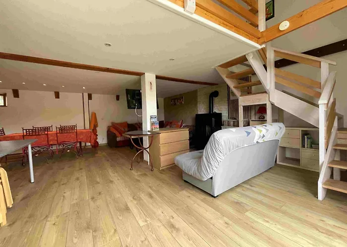 Semesterbostad La Grange De Melaual